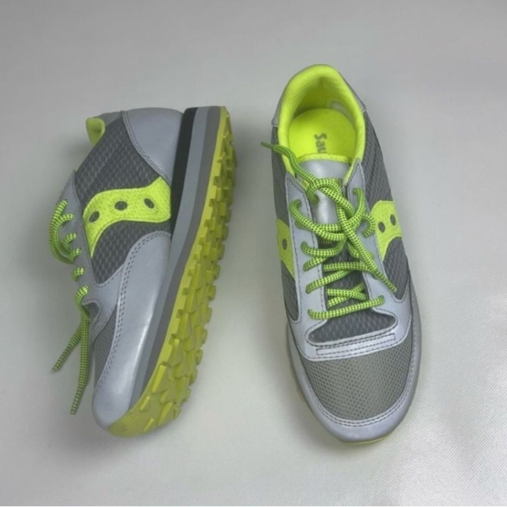 Saucony Jazz Triple Womens S60497-13 Size 6 USA Sneakers in Gray and Neon Yellow